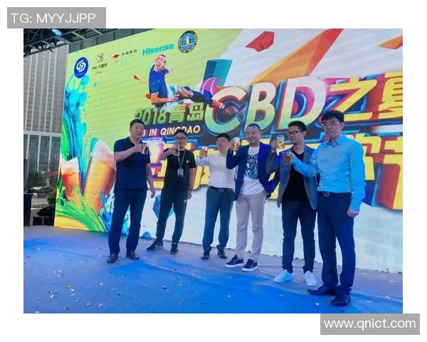 啤酒与足球的完美结合畅享激情时刻与友谊的欢聚时光 啤酒与足球的完美结合畅享激情时刻与友谊的欢聚时光