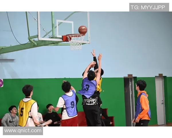 在3v3篮球场上展现团队默契与个人技巧的完美结合 在3v3篮球场上展现团队默契与个人技巧的完美结合